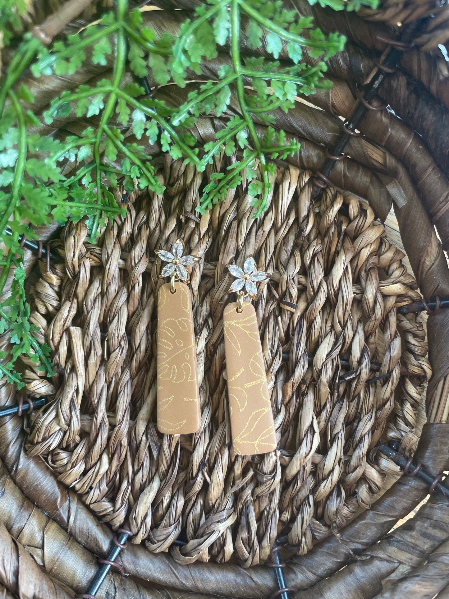 Sparkling Gold and Tan Lila